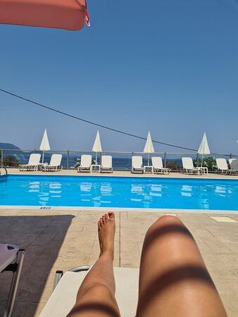 Golden Sunset Hotel主图