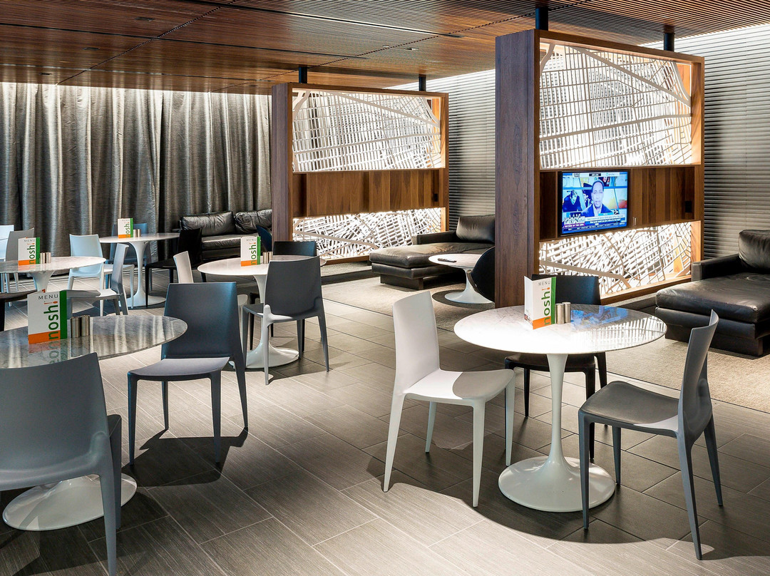 Courtyard Long Island City / New York Manhattan View