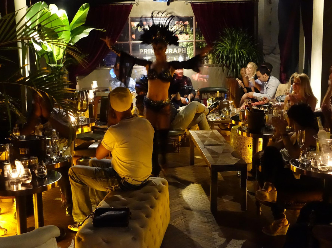 Library Distillery Lounge景点图片