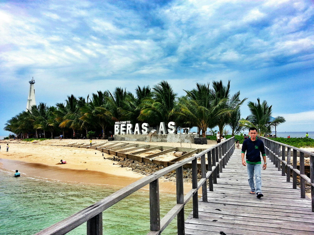 Beras Basah Beach景点图片