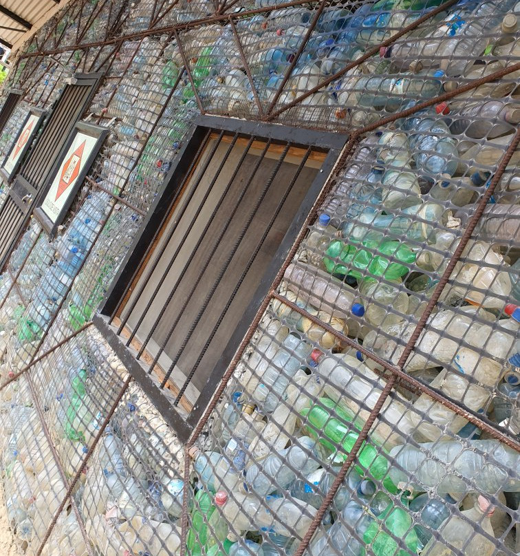 Plastic Bottle Village景点图片