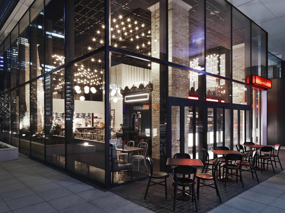 DINING & BAR LAVAROCK