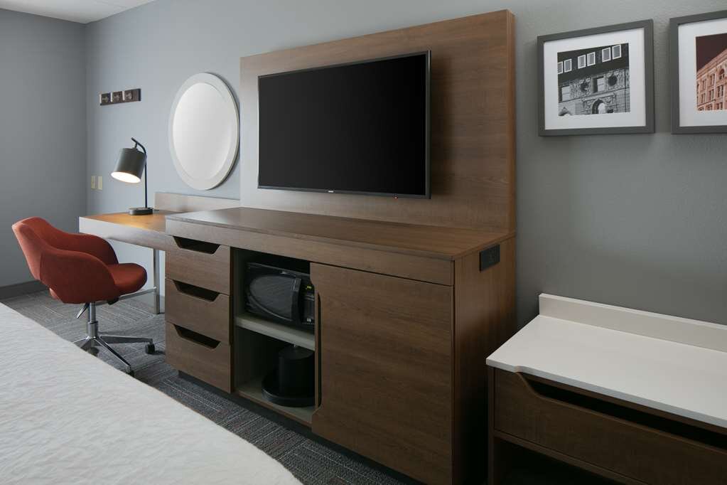 Hampton Inn Dubuque-官方