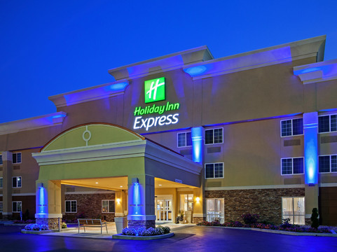 Holiday Inn Express 草地滚球场