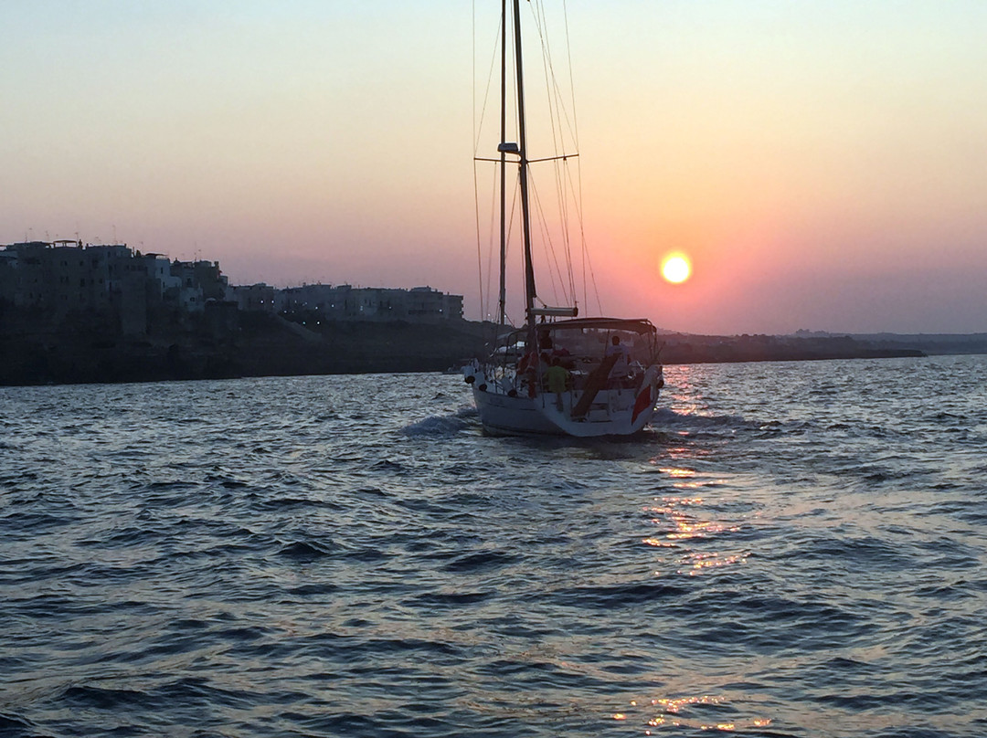 Polignano in mare escursioni-波利尼亚诺阿马雷必去景点