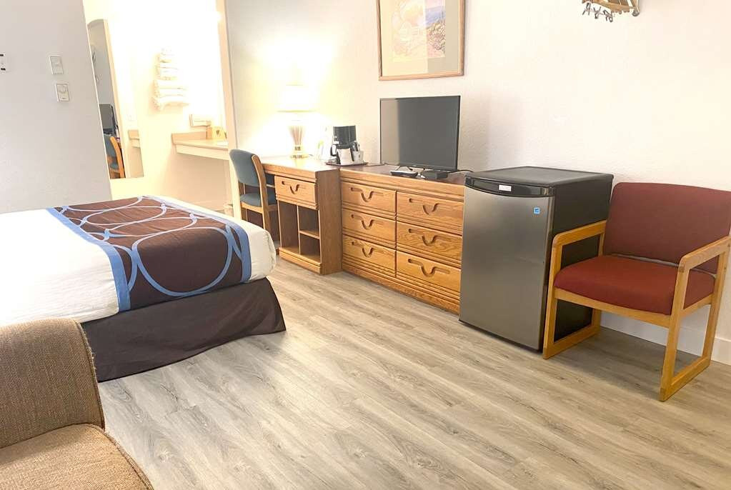 Super 8 by Wyndham Sicamous主图