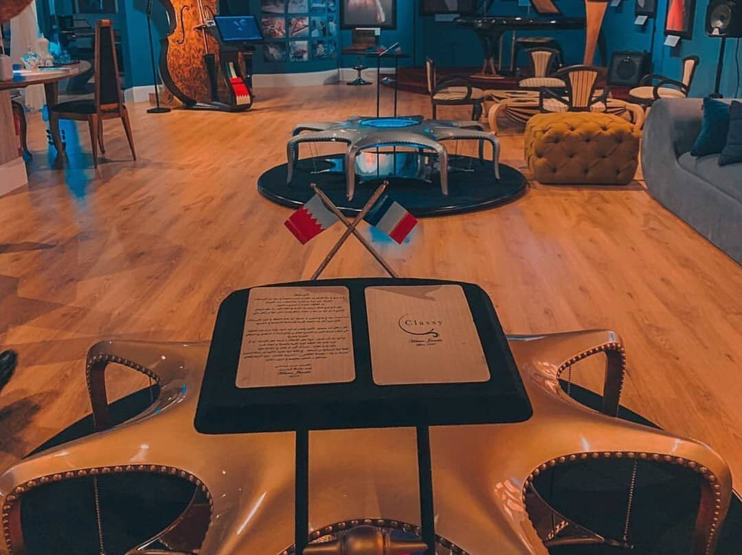 Moonlight Gallery Cafe-Sitrah必去景点