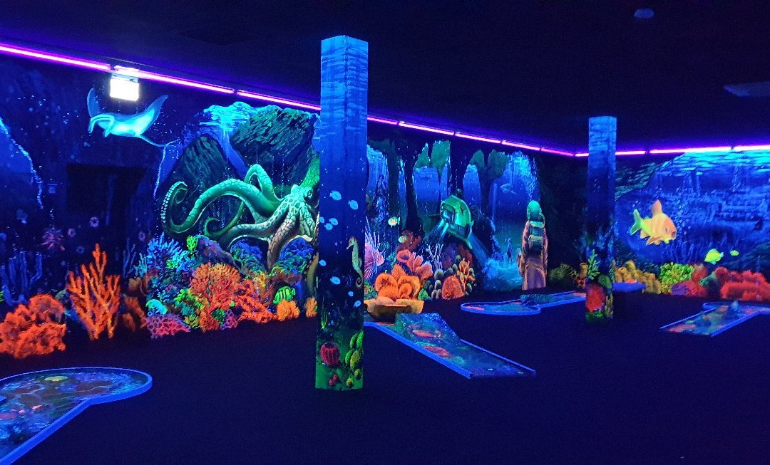 Simigolf 3D Schwarzlicht Indoor Minigolf景点图片