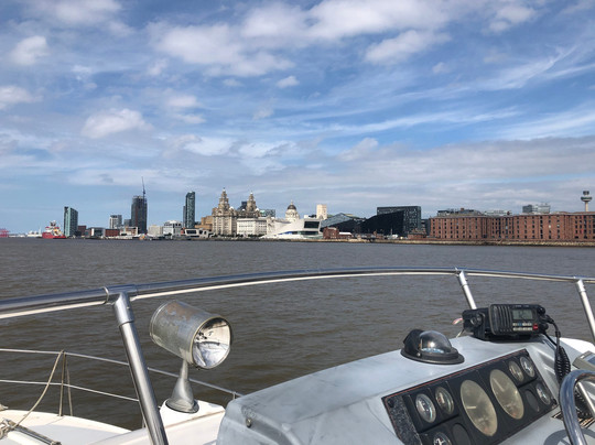 Liverpool Boat Charter-利物浦必去景点