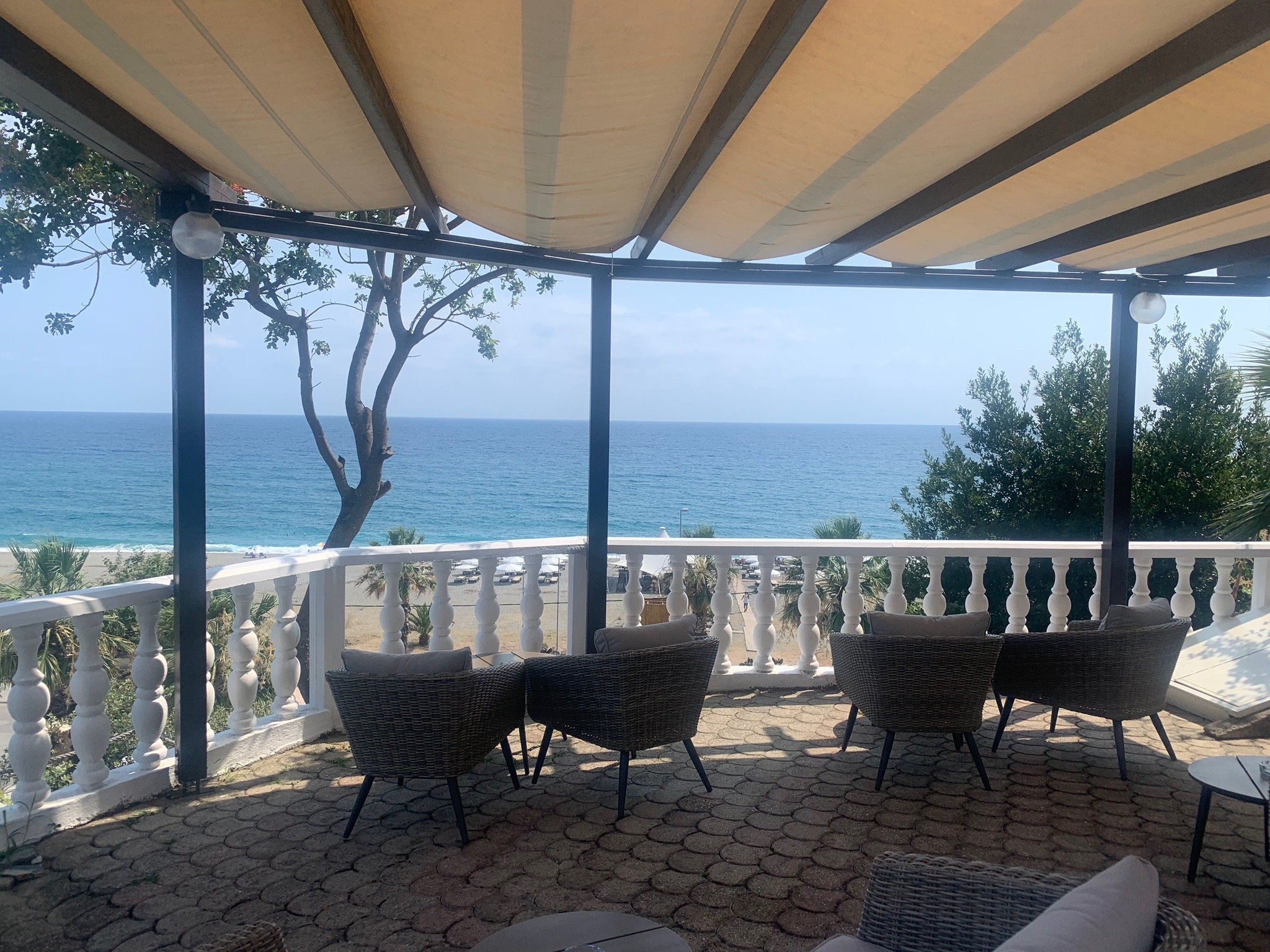 Golden Beach Hotel-官方
