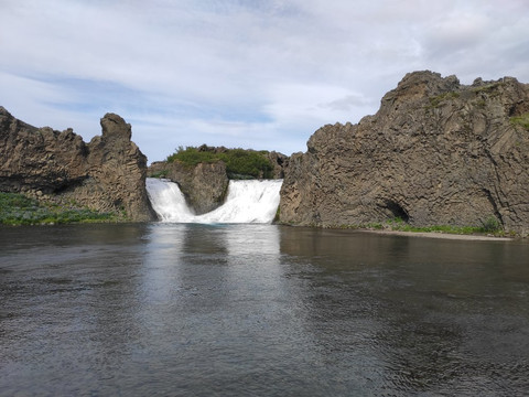Hjalparfoss-南部地区必去景点