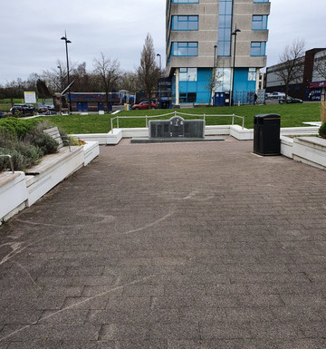 Kirkby War Memorial-Kirkby必去景点