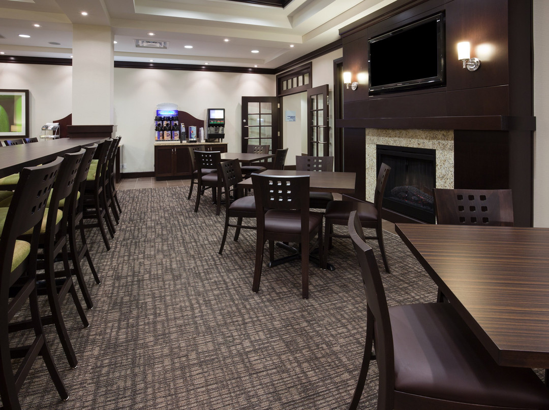Holiday Inn Express & Suites New Liskeard By IHG主图