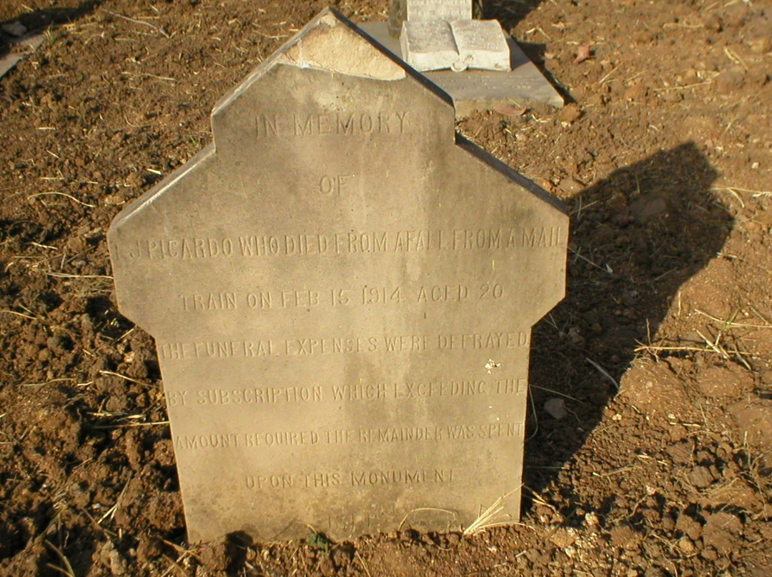 Jhansi Cantonment Cemetery-Jhansi必去景点