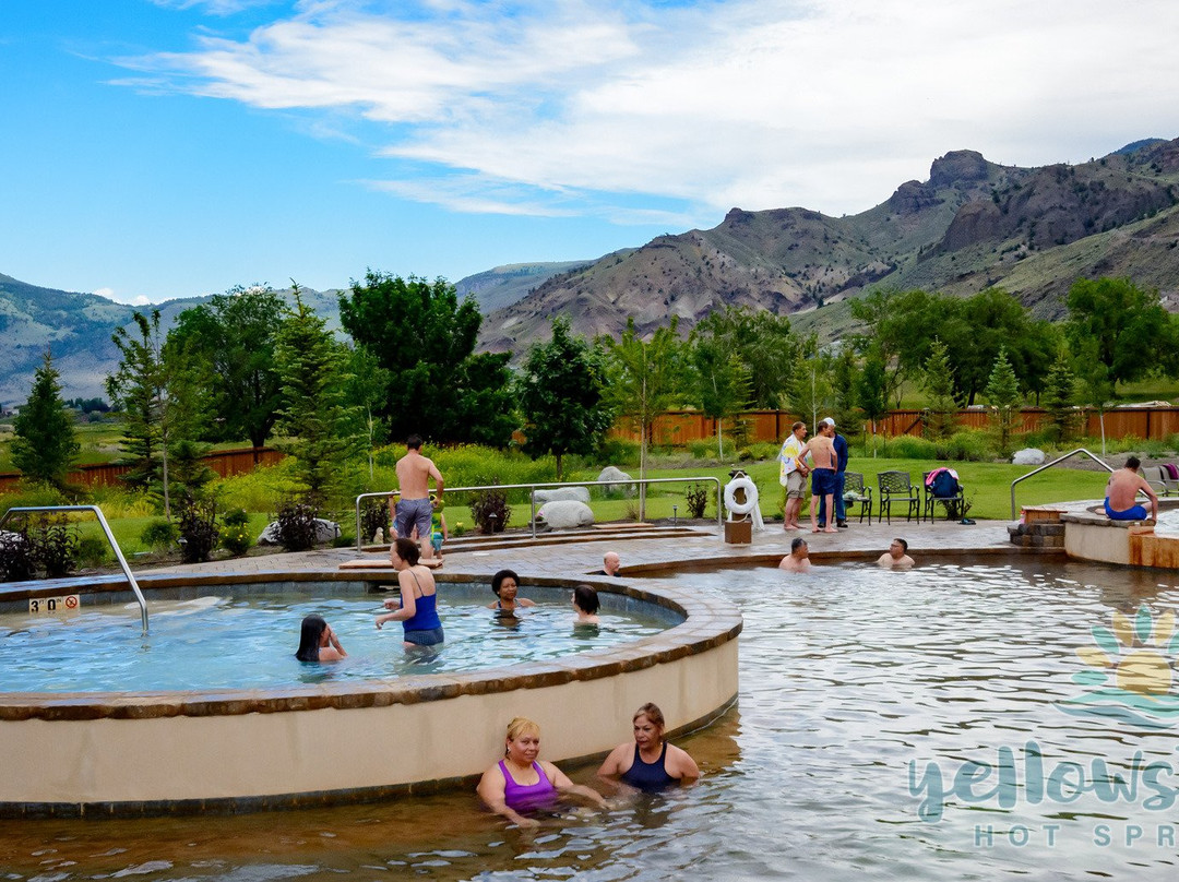 Yellowstone Hot Springs-加德纳必去景点
