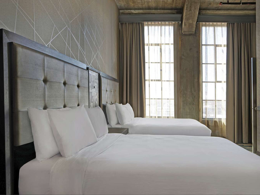 Embassy Suites Rockford Riverfront主图