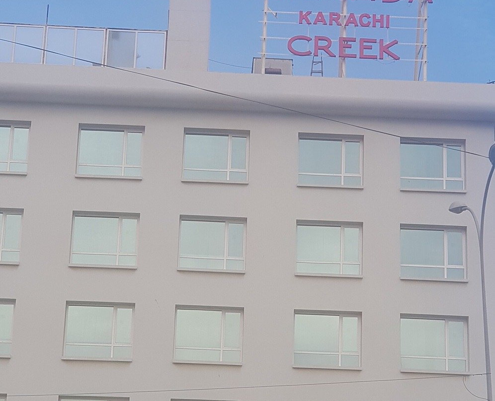 卡拉奇溪温德姆华美达酒店主图