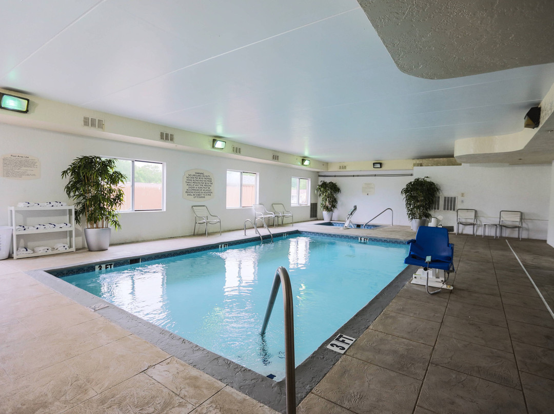 Comfort Inn & Suites主图