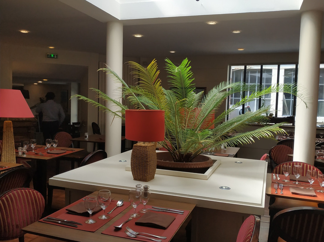 Logis Hôtel le Monarque主图