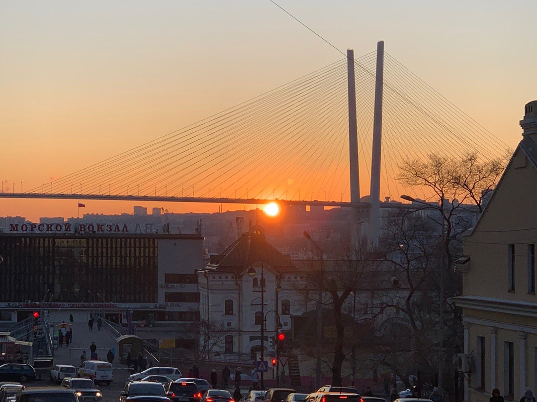 Golden Bridge景点图片