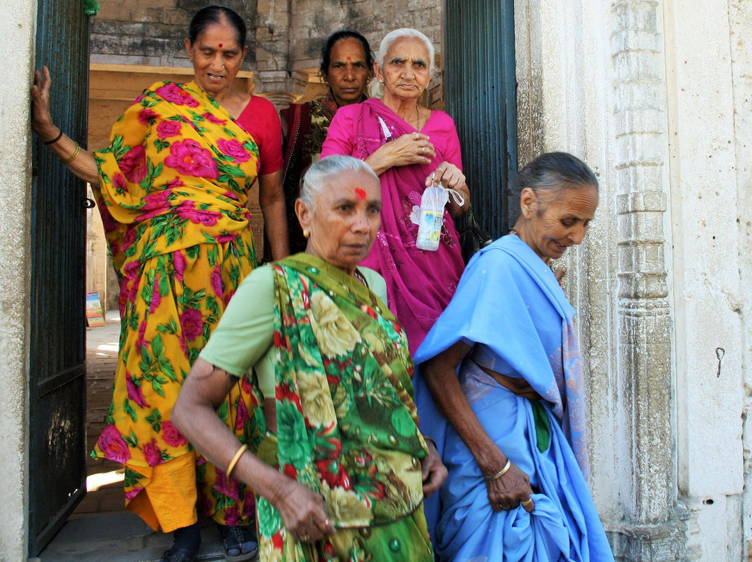 Uttam Travel-鲍勒尔必去景点