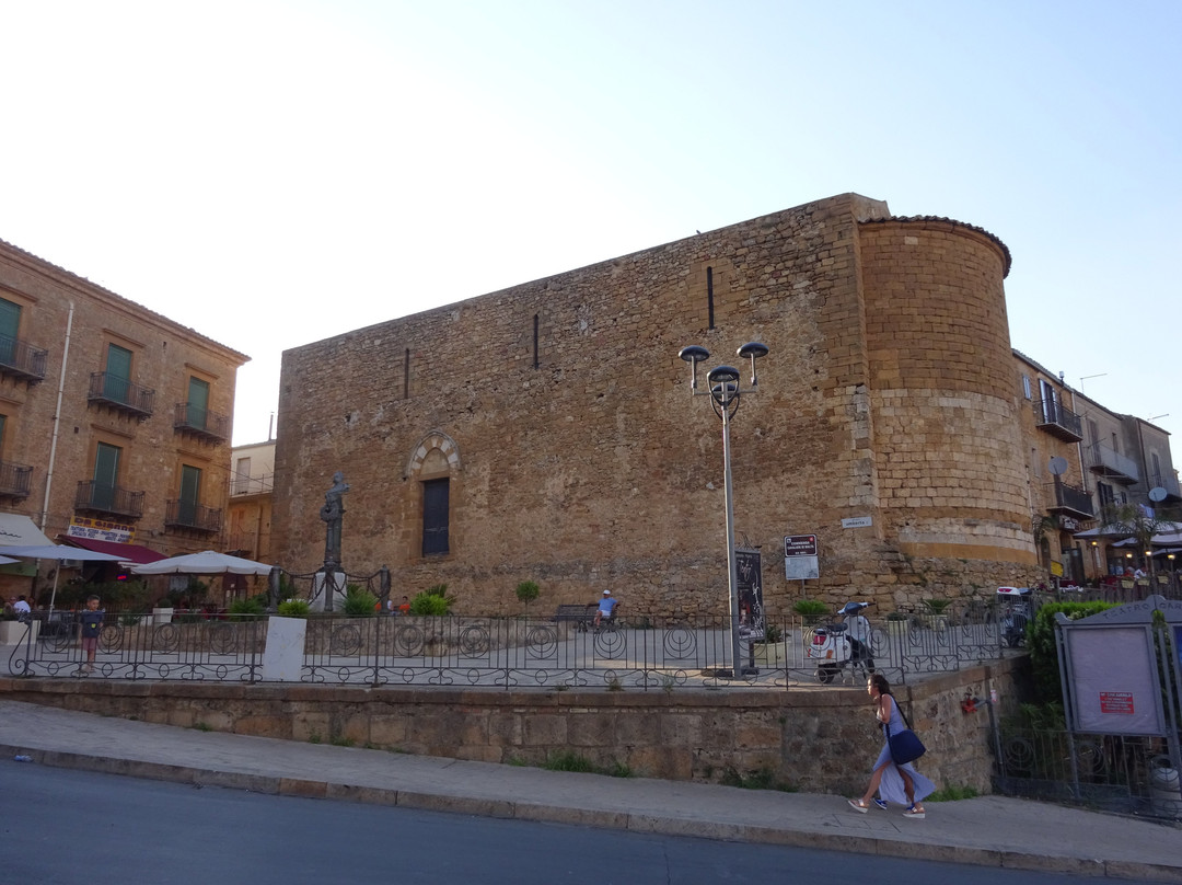 Chiesa di S. Giovanni Battista di Rodi-皮亚扎－阿尔梅里纳必去景点