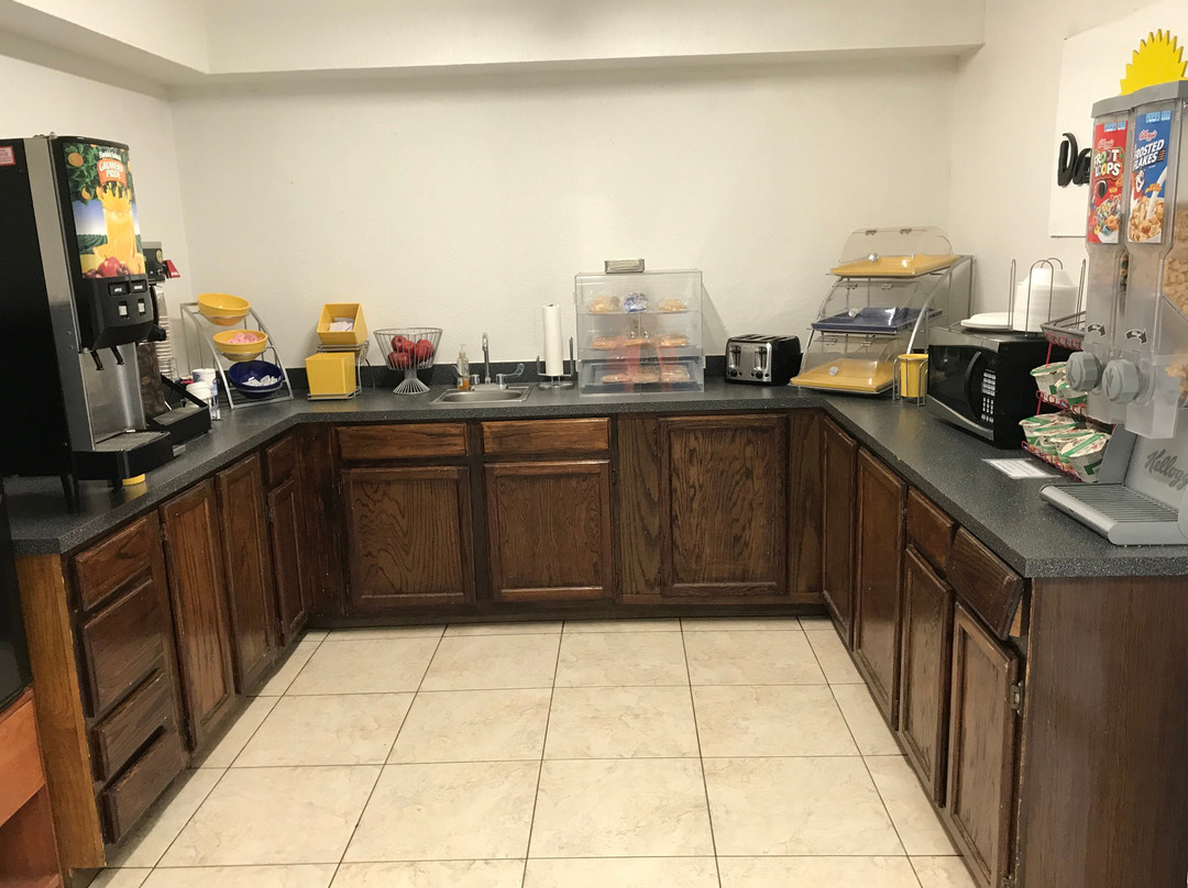 Days Inn by Wyndham Woodward OK主图