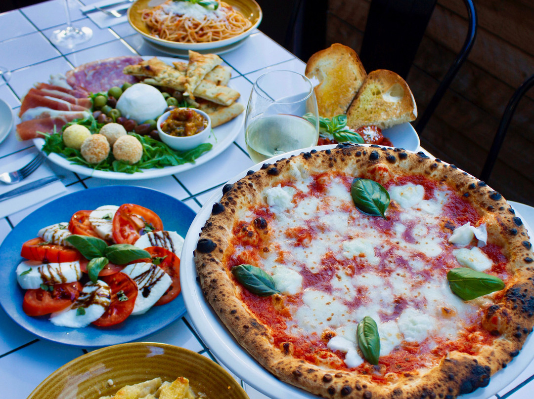 冲浪者天堂旅游景点-Salt Meats Cheese