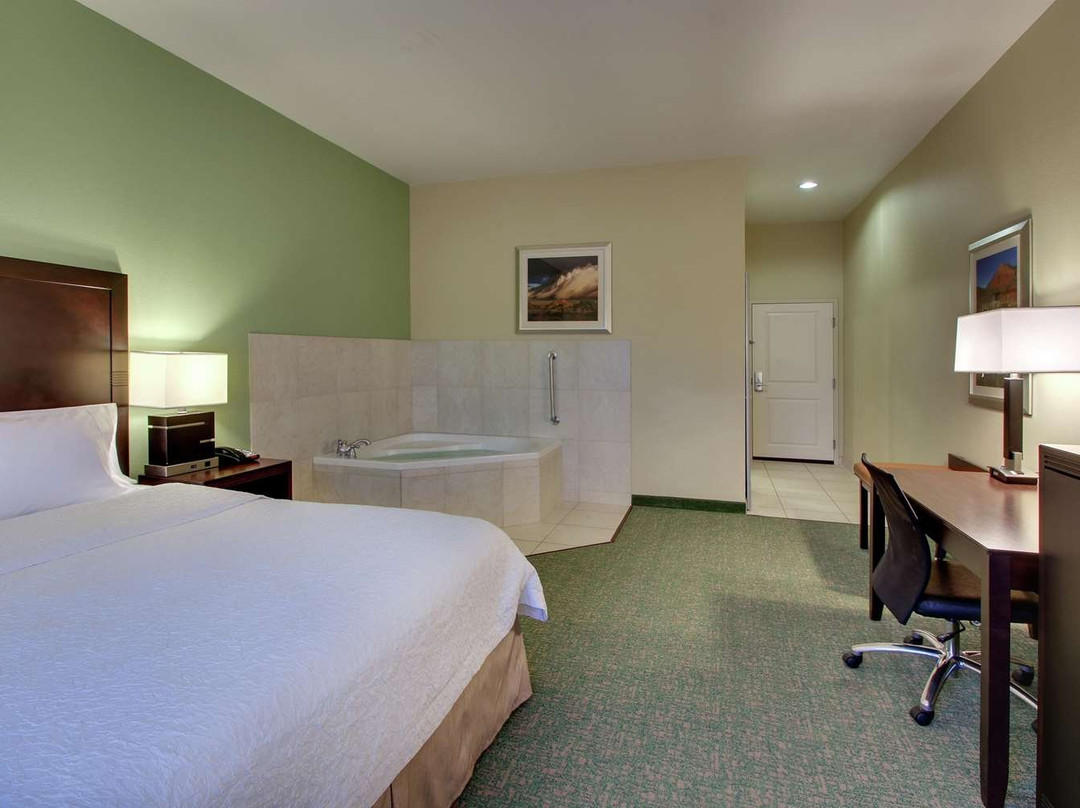 Hampton Inn Vernon主图