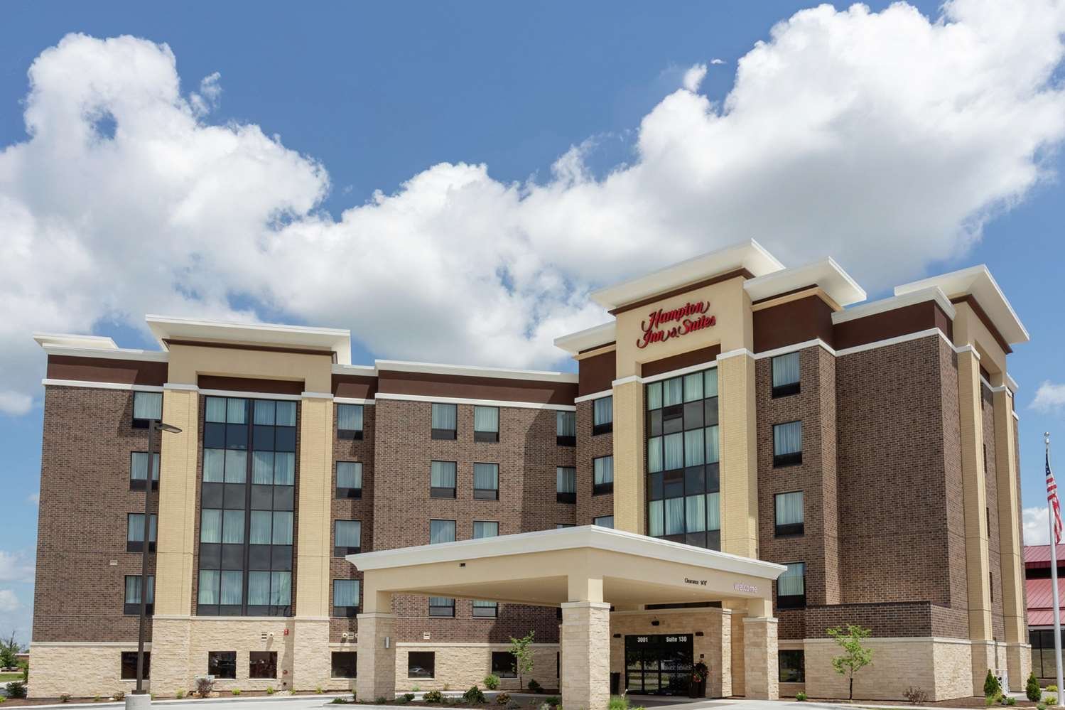 Hampton Inn & Suites By Hilton Burlington-官方