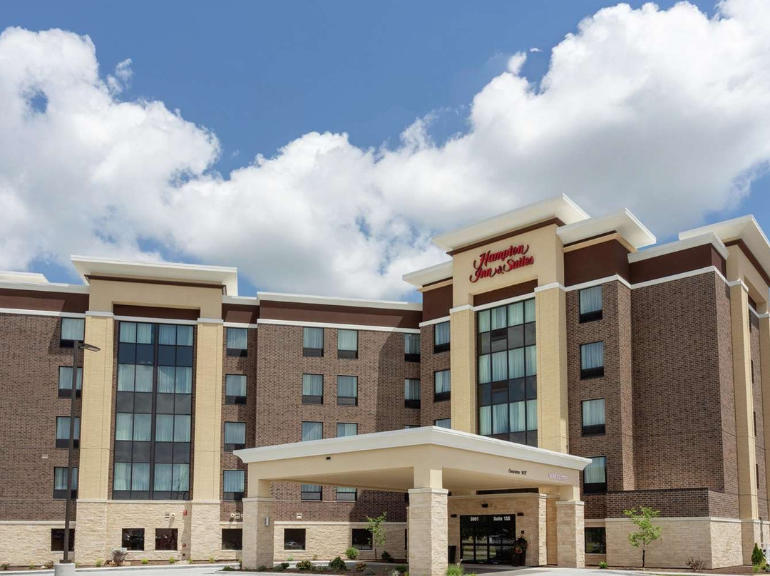 Hampton Inn & Suites By Hilton Burlington主图