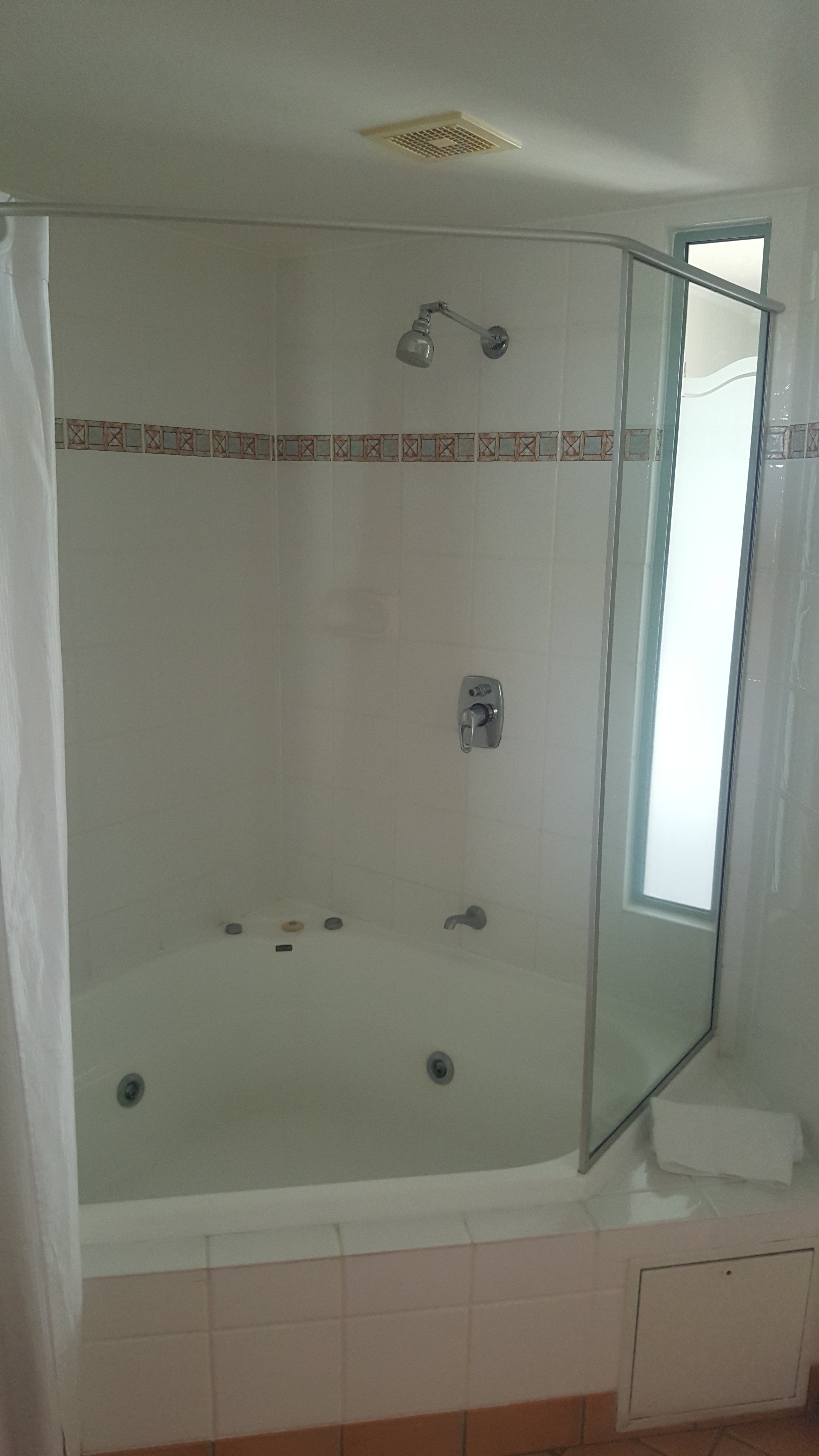 Burnett Riverside Hotel-浴室