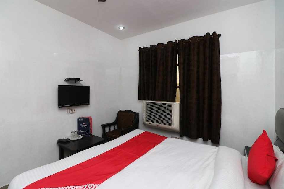 OYO 28423 The Uttam Hotel主图