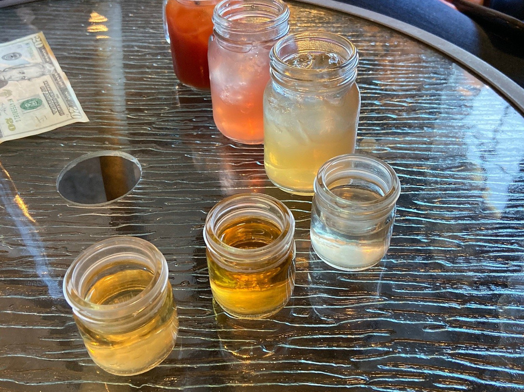 Cedar Creek Winery, Brewery and Distillery-Martinsville必去景点