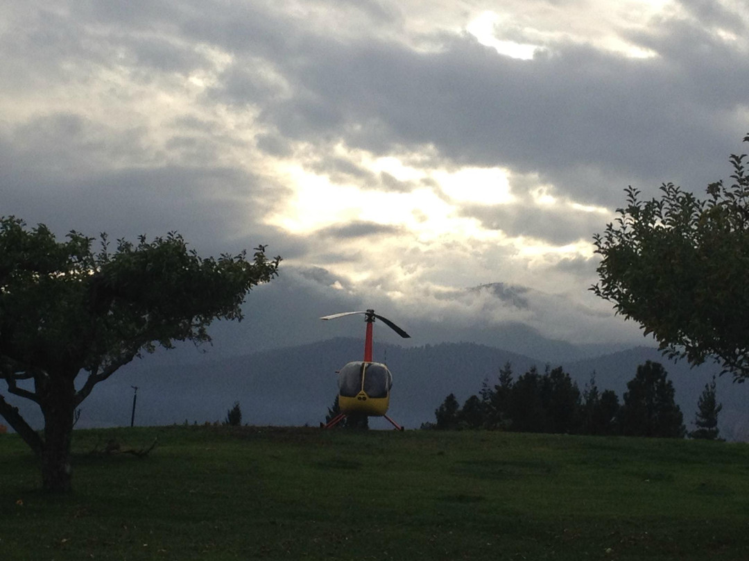 Lake Chelan Helicopters景点图片