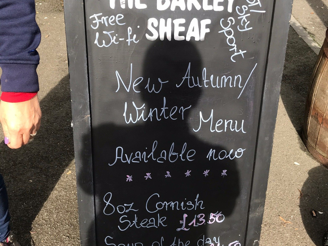 The Barley Sheaf Inn主图