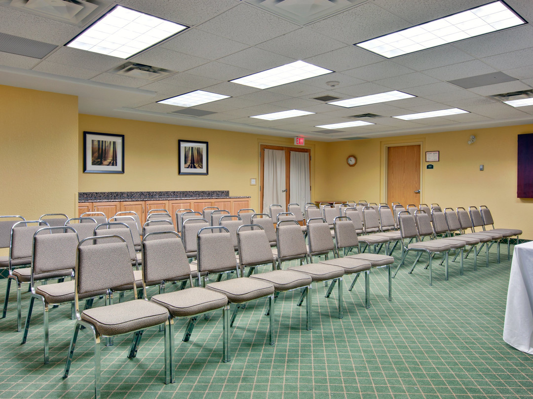 德莱登智选假日酒店主图