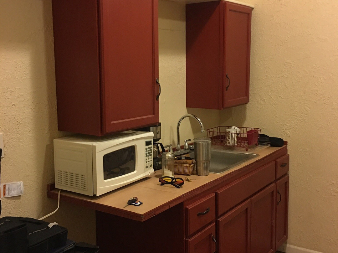 Holly Inn Suites主图