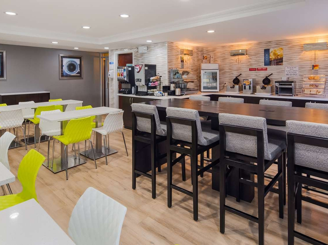 贝斯特韦斯特肯尼迪机场酒店主图