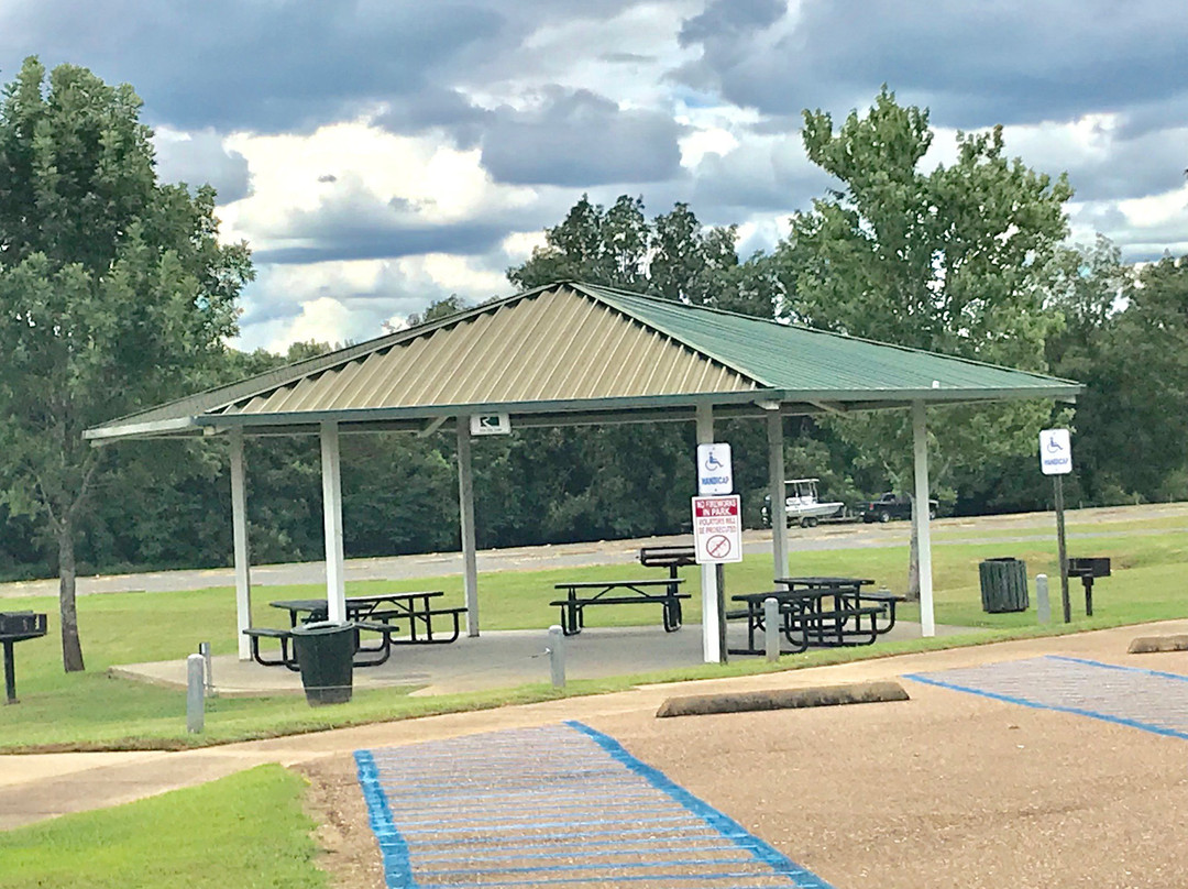 Grand Ecore Visitor Center-纳基托什县必去景点
