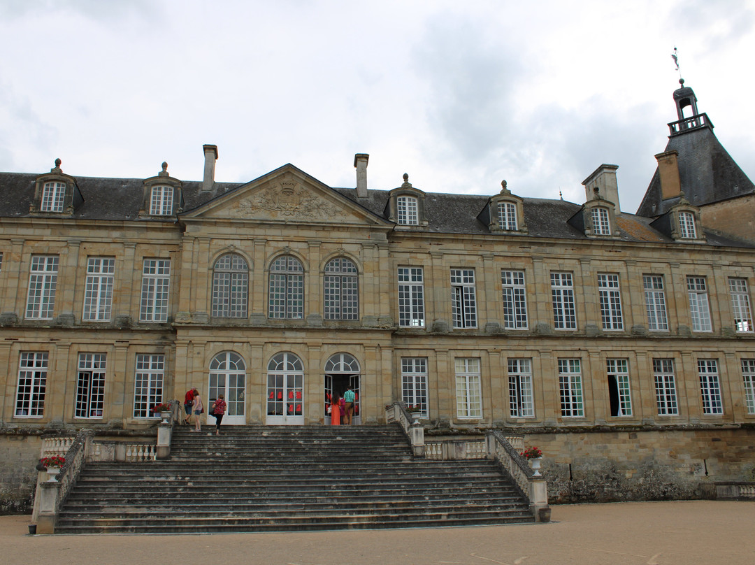 Château De Sully景点图片
