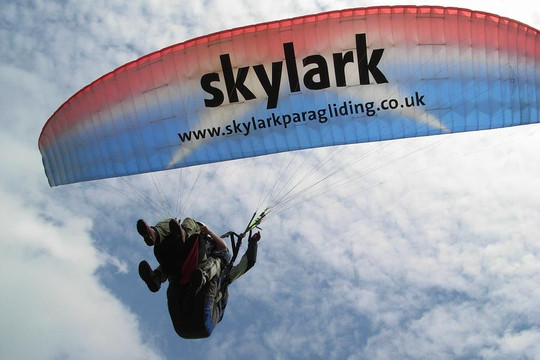 Skylark Paragliding-刘易斯必去景点