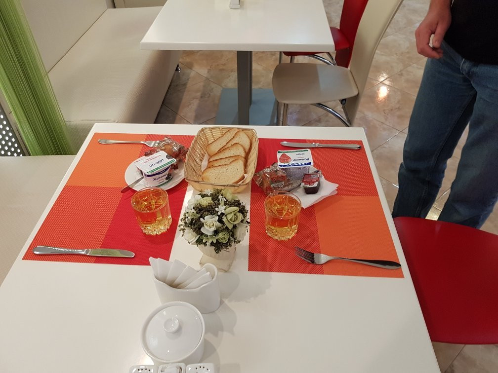 Slavutych Hotel主图