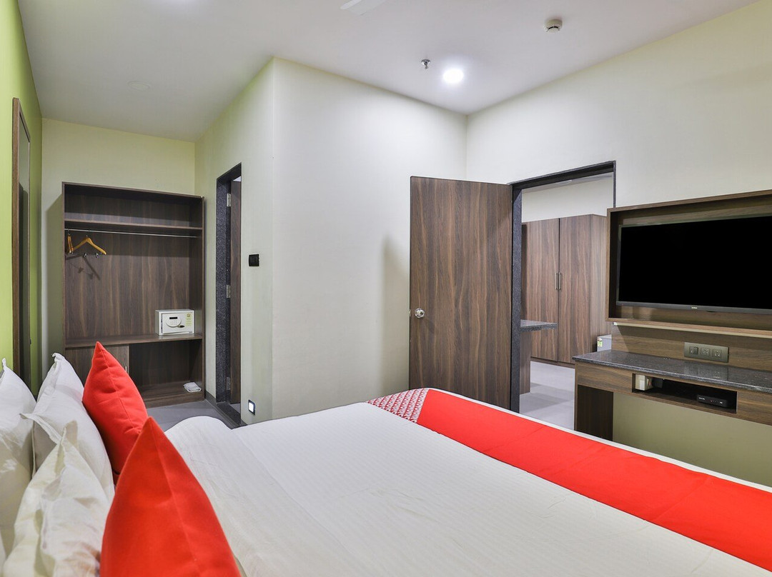 OYO 23338 Genx Surat主图