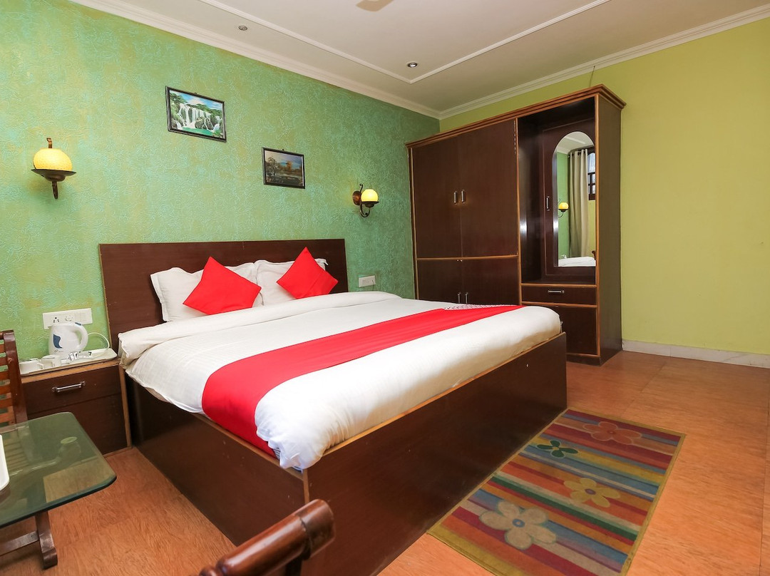 OYO 8367 Hotel The Woodz主图