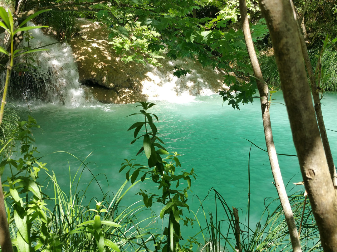 Polylimnio Waterfalls Tours-Charavgi必去景点