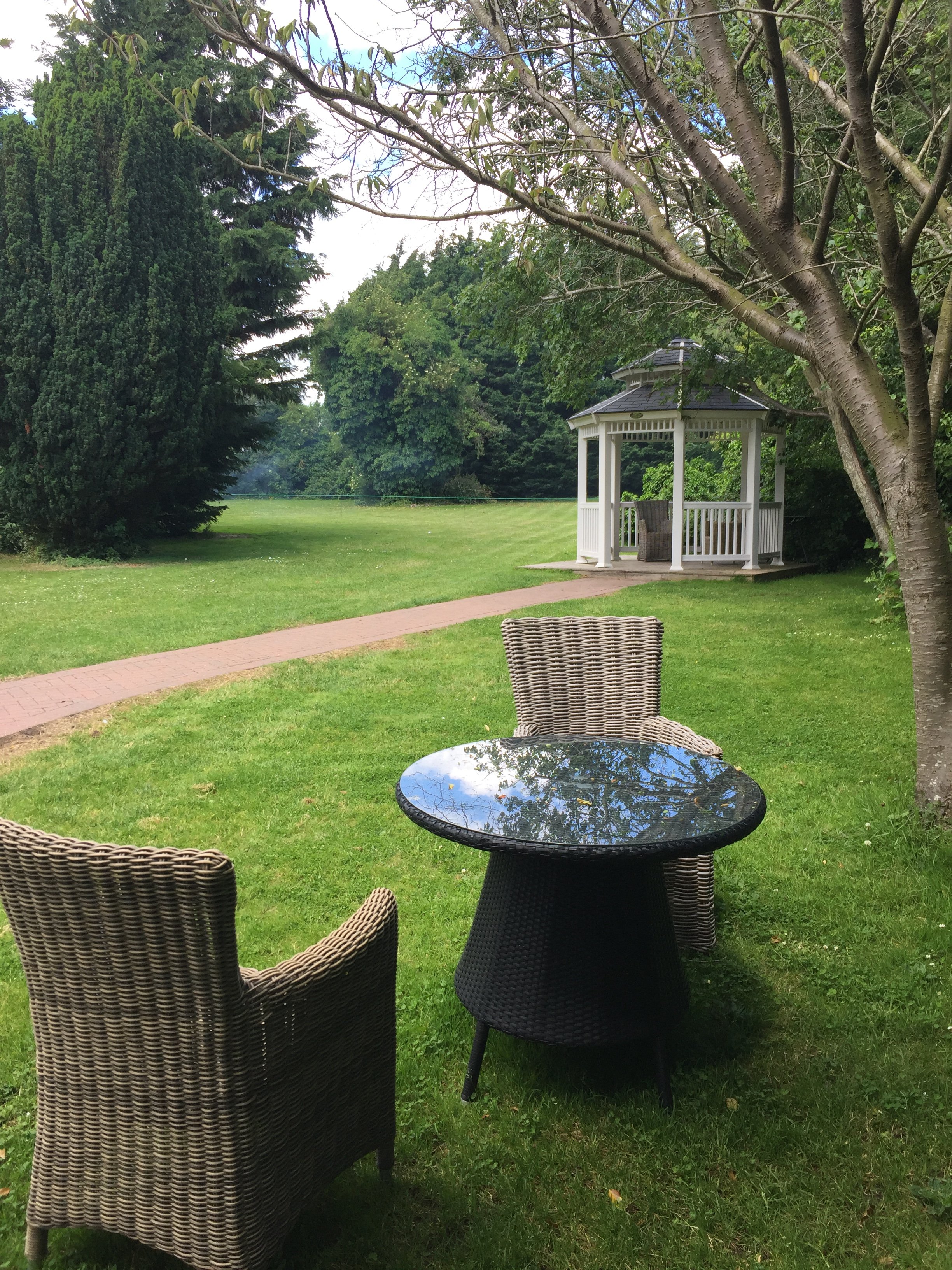 The Blue Pigeons-浴室