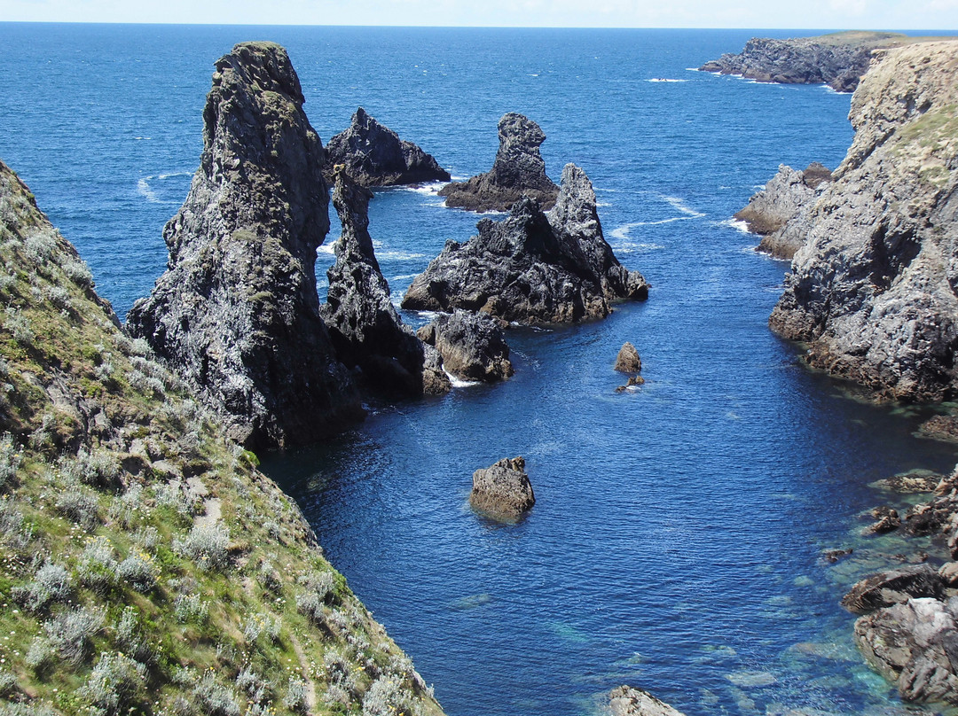 LOCATOUISLE Location Voiture-Le Palais必去景点