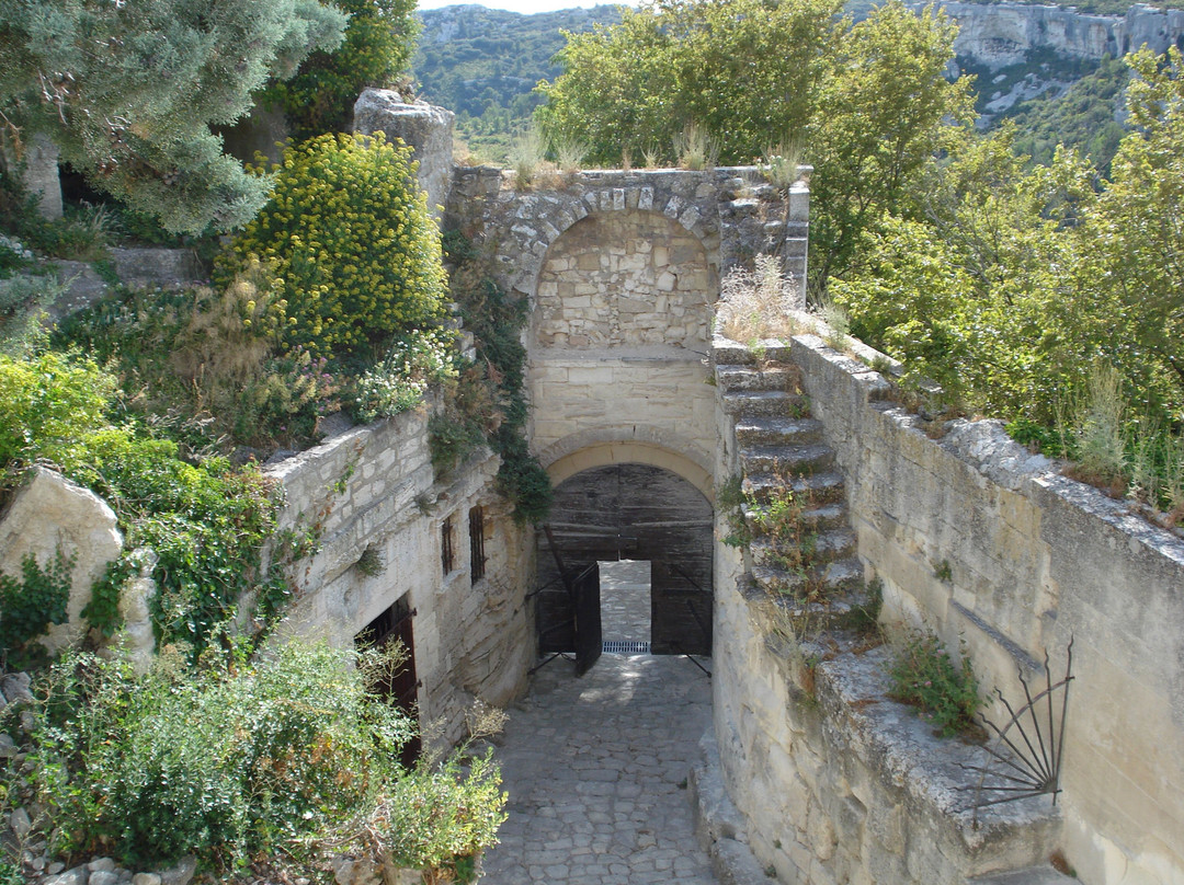 普罗旺斯地区莱博旅游景点-La Porte d'Eyguieres