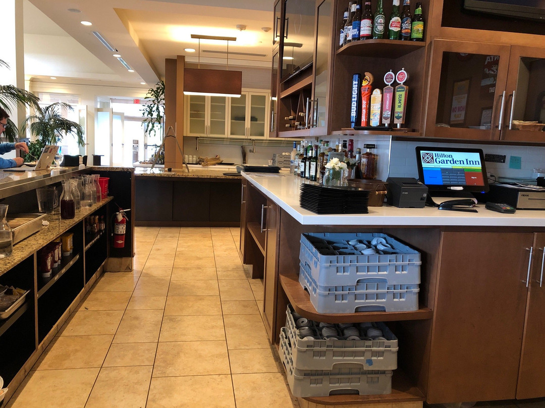 盐湖城机场希尔顿花园酒店 主图